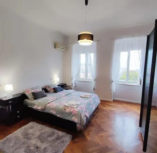 2 Bedroom In The Rijeka